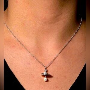 Adorable Vivienne westwood Crystal saturn Silver pendant necklace